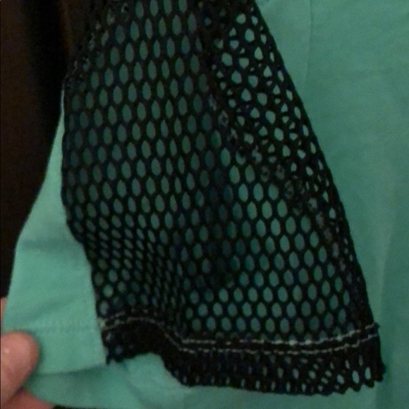 Crop top - Picture 2 of 3